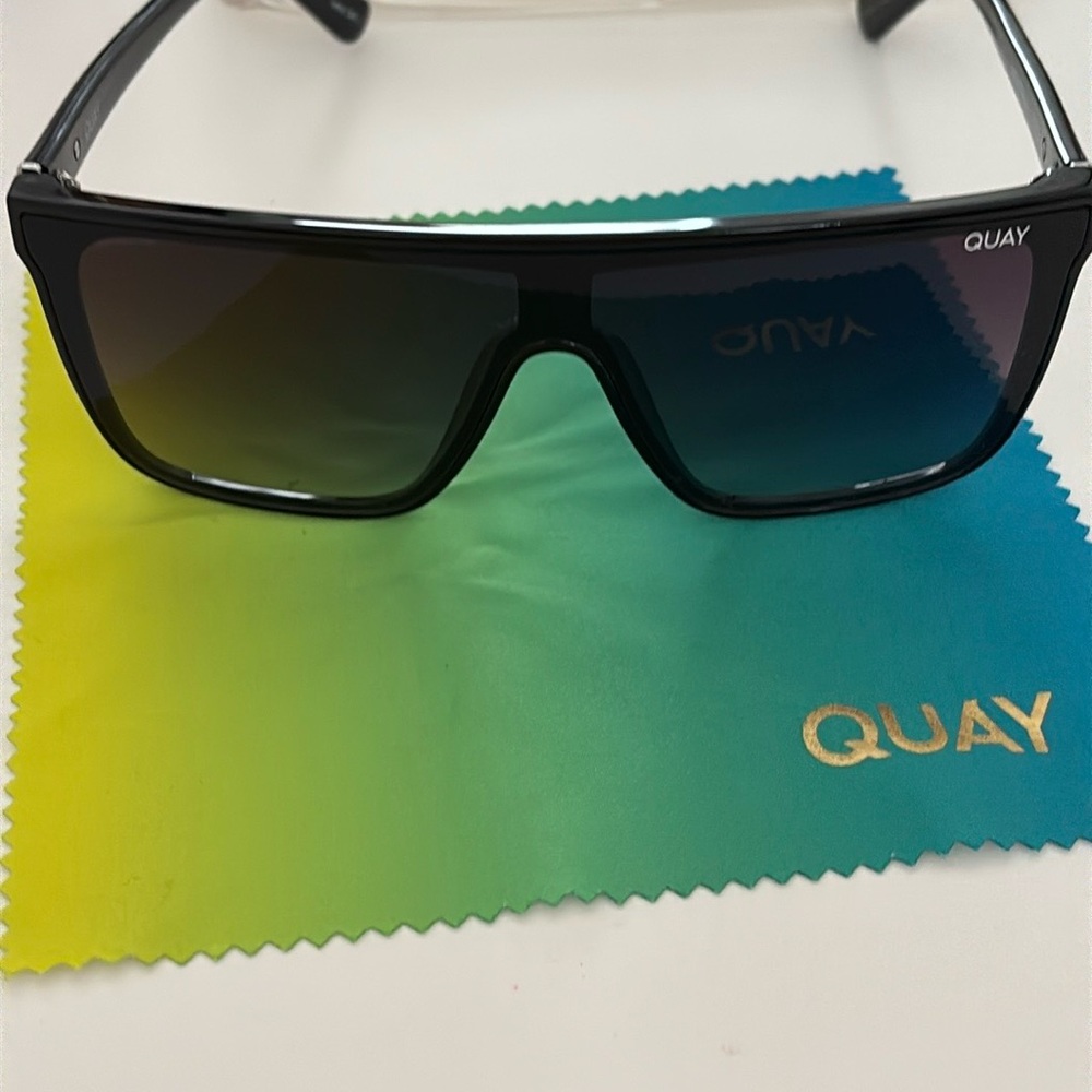 Quay NIGHTFALL Sunglasses